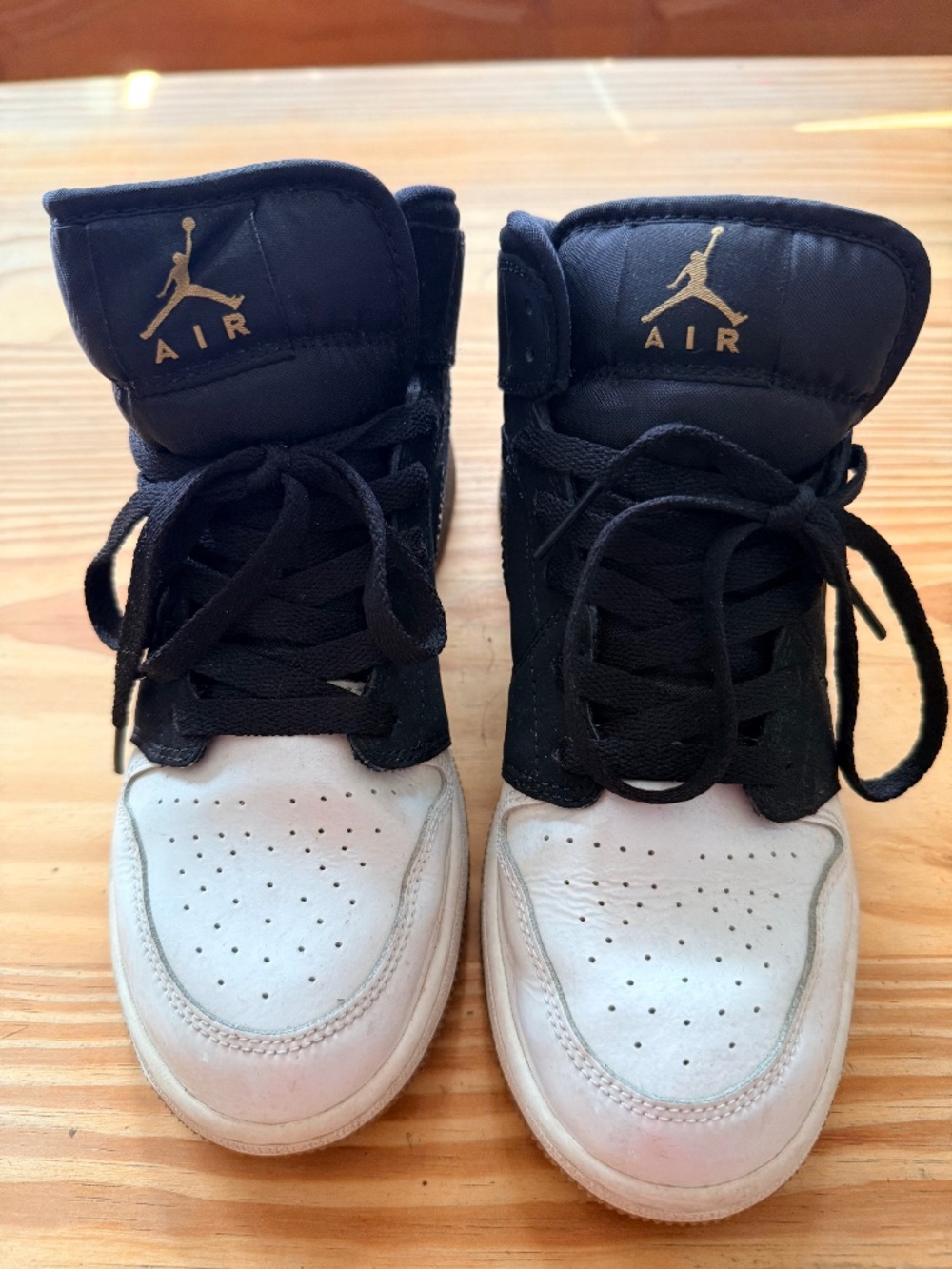 Air Jordan 1 Mid
